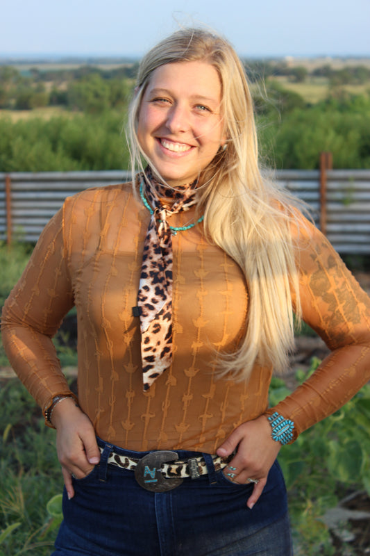 Lace saddles top